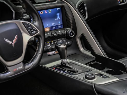 Used 2015 Chevrolet Corvette Z06 w/ 3LZ Preferred Equipment Group image 62