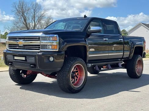 Used 2015 Chevrolet Silverado 2500 High Country w/ Duramax Plus Package AWD/4WD image 8