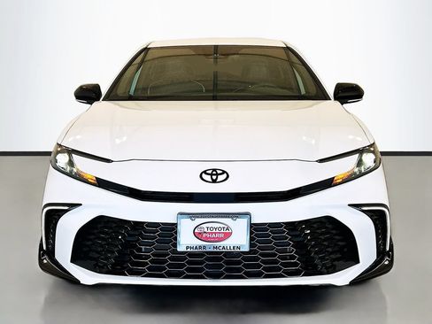Used 2026 Toyota Camry Hybrid w/ Convenience Package FWD image 2