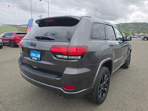 Used 2021 Jeep Grand Cherokee Altitude image 5