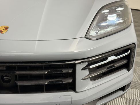 Used 2026 Porsche Cayenne AWD/4WD image 11