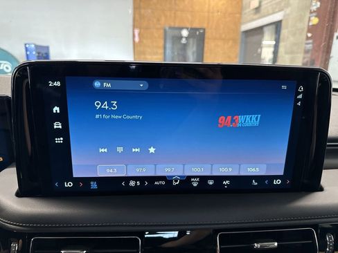 New 2026 Lincoln Aviator Reserve w/ Jet Appearance Package AWD/4WD image 12