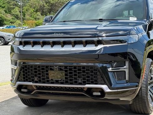 New 2026 Jeep Grand Wagoneer 4WD w/ Premium Group I image 10