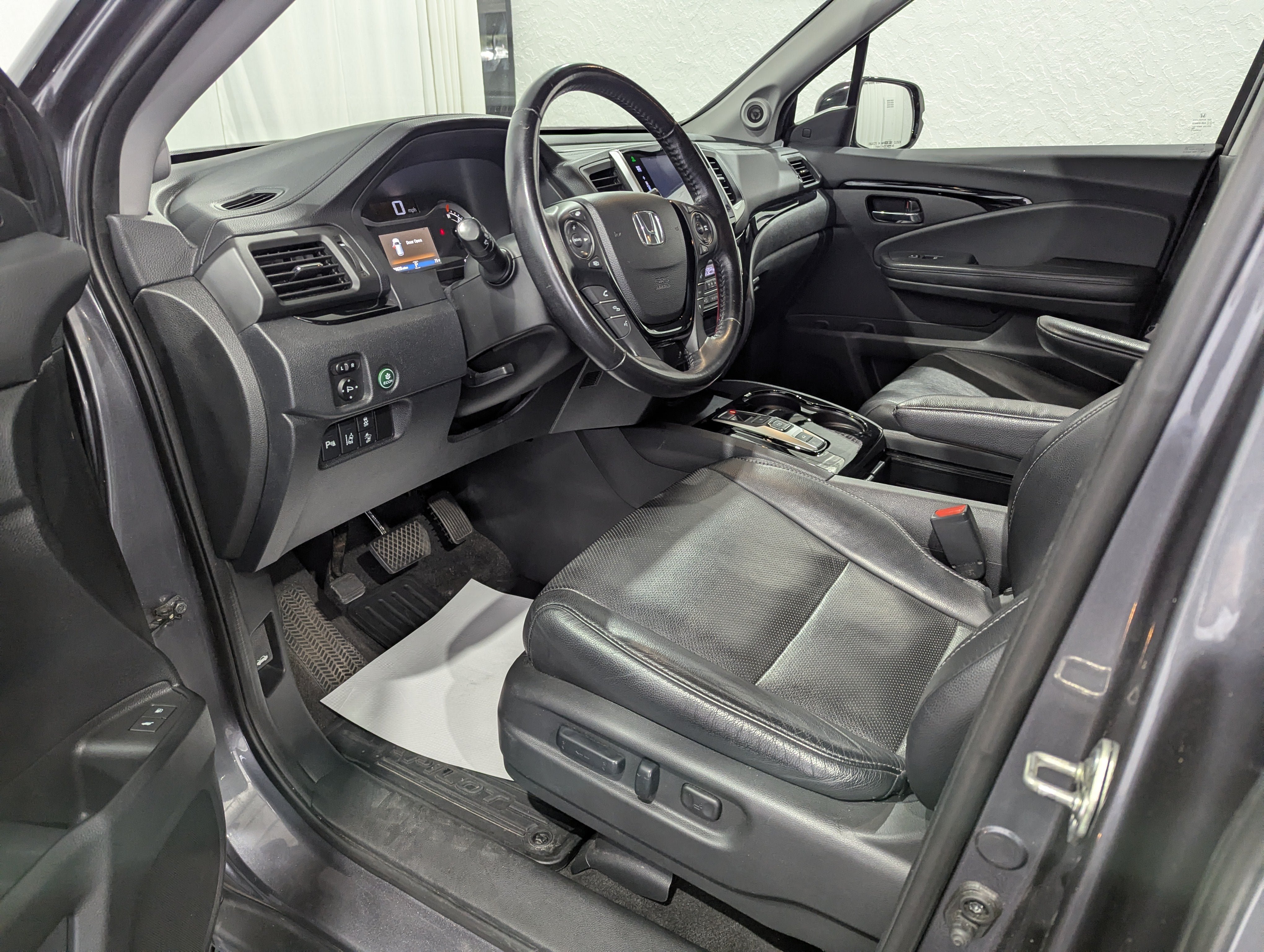 Used 2016 Honda Pilot Elite image 17