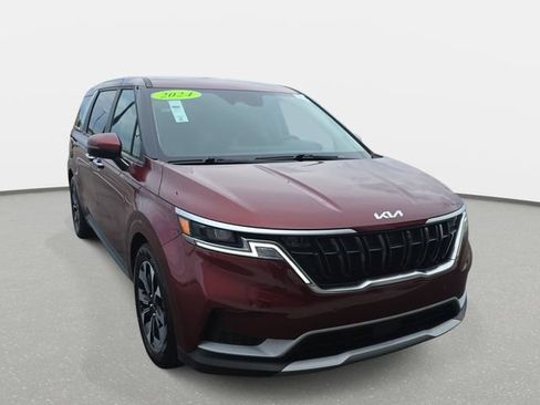 Used 2024 Kia Carnival EX FWD image 3