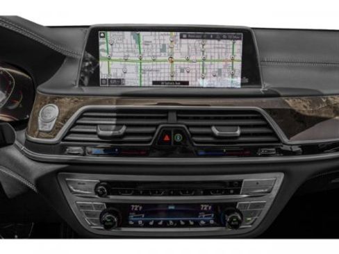 Used 2022 BMW 750i xDrive 750i xDrive w/ Executive Package image 19