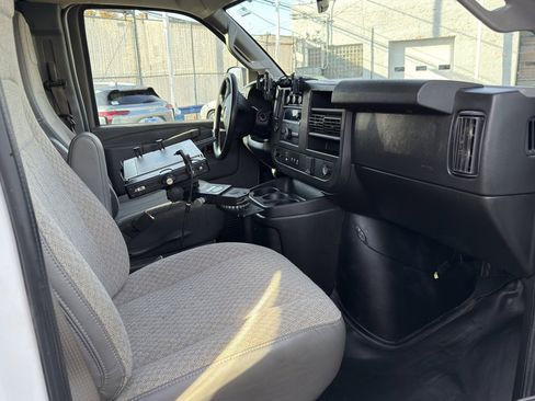 Used 2021 Chevrolet Express 2500 Work Van image 10