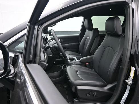 New 2026 Chrysler Pacifica Select AWD/4WD image 20