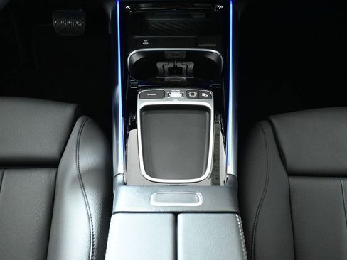 New 2025 Mercedes-Benz GLA 250 4MATIC image 19