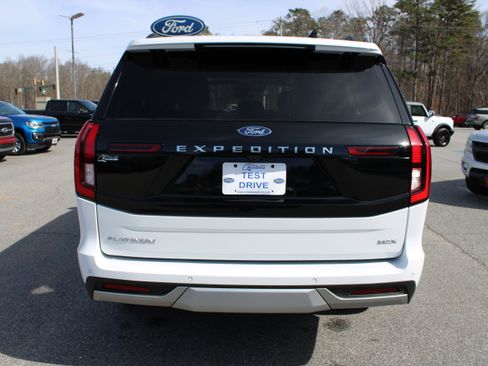 Used 2025 Ford Expedition Max Platinum image 7