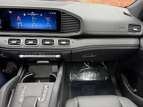 New 2025 Mercedes-Benz GLS 450 4MATIC image 17