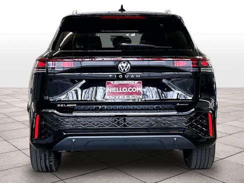 New 2026 Volkswagen Tiguan SEL R-Line AWD/4WD image 4