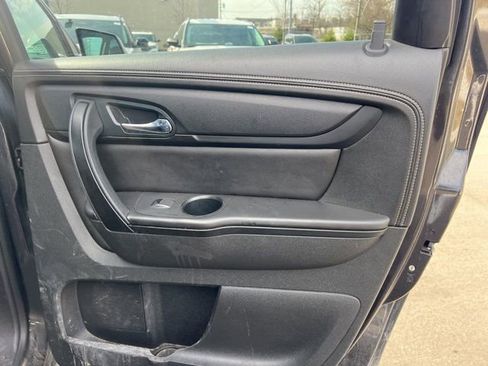 Used 2016 Chevrolet Traverse LT image 12