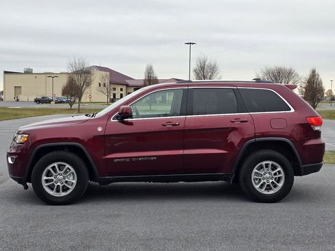 Used 2018 Jeep Grand Cherokee Laredo image 5