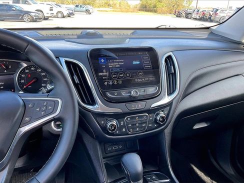 Used 2023 Chevrolet Equinox Premier image 9