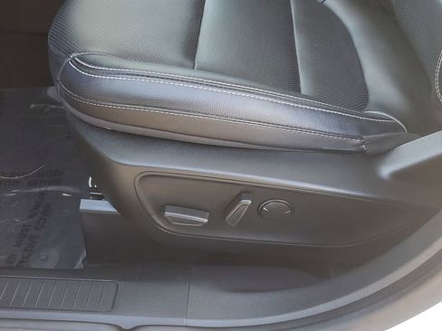 Certified 2022 Ford Escape SEL w/ Technology Package image 9