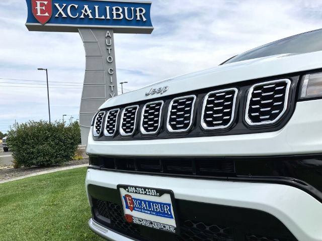 Used 2025 Jeep Compass Limited AWD/4WD image 7