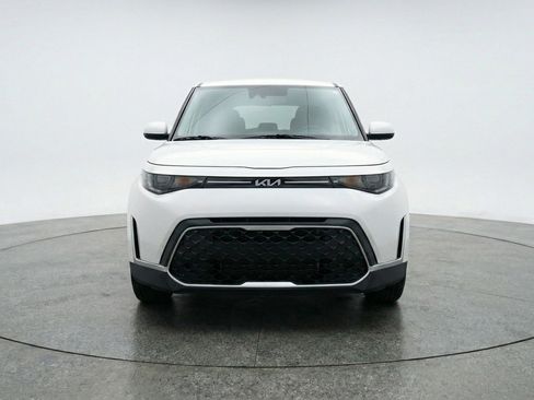 Used 2025 Kia Soul LX w/ LX Technology Package image 2