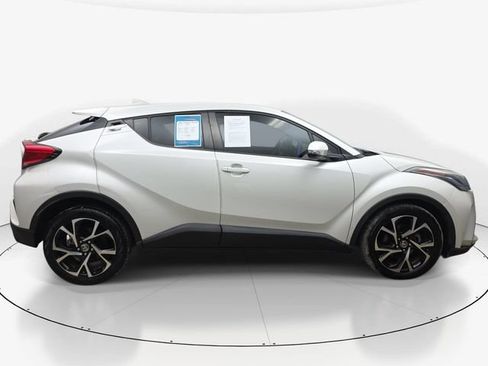 Used 2021 Toyota C-HR XLE FWD image 5