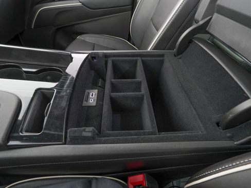 Used 2024 Cadillac Escalade Sport w/ Touring Package image 31