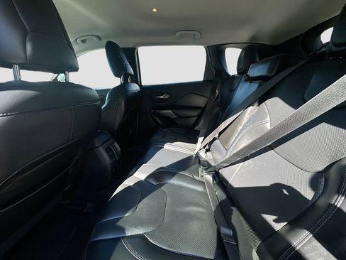 Used 2021 Jeep Cherokee Latitude Lux w/ Comfort/Convenience Group FWD image 23