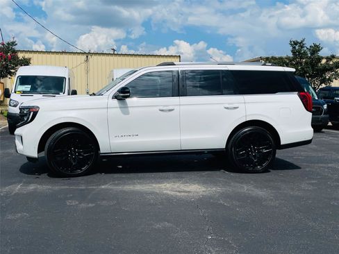 Used 2025 Ford Expedition Platinum w/ Platinum Ultimate Package AWD/4WD image 6