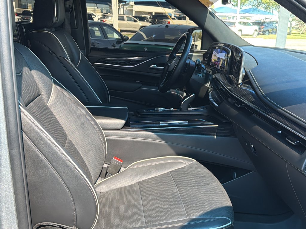 Used 2023 Cadillac Escalade Sport w/ LPO, ONYX Package AWD/4WD image 21