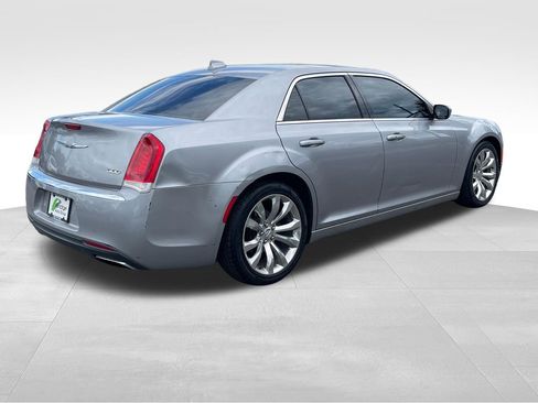 Used 2017 Chrysler 300 Limited RWD image 7
