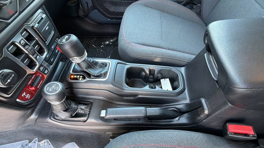 Used 2026 Jeep Wrangler Unlimited Rubicon AWD/4WD image 13