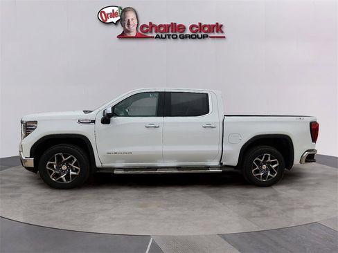 New 2025 GMC Sierra 1500 SLT image 2