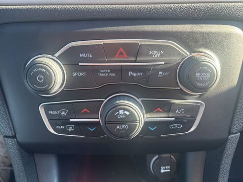 Used 2023 Dodge Charger SXT w/ Blacktop Package image 27