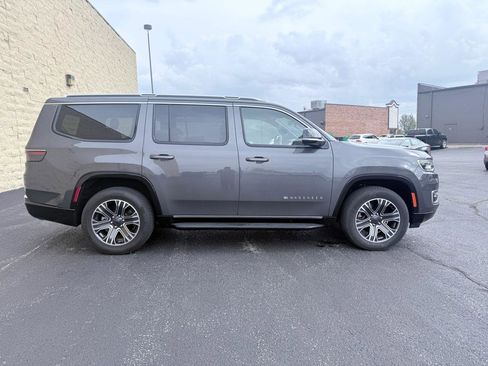 Used 2024 Jeep Wagoneer Series II w/ Flexible Seating Group image 6