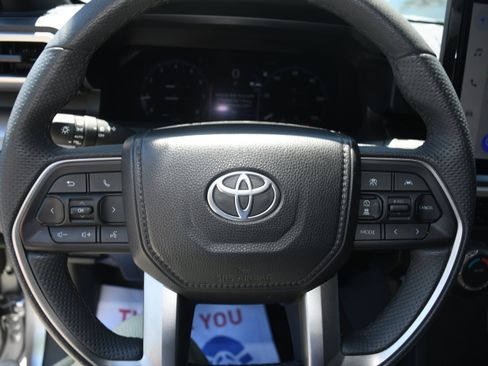 Used 2025 Toyota Tacoma TRD Sport AWD/4WD image 12