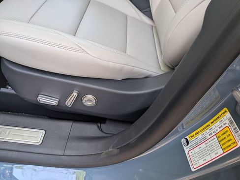New 2026 Lincoln Nautilus AWD/4WD image 17