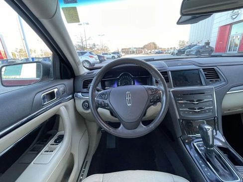 Used 2013 Lincoln MKS AWD image 12