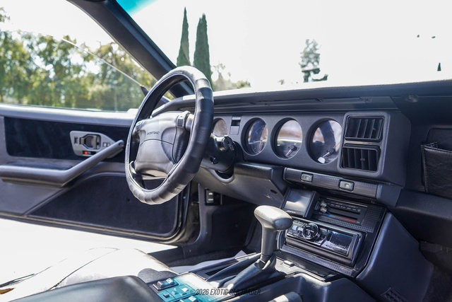 Used 1992 Pontiac Firebird Formula RWD image 28