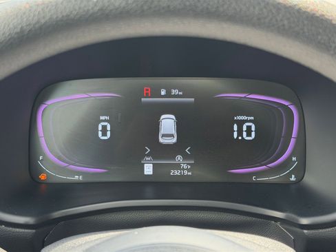 Used 2025 Kia Soul LX w/ LX Technology Package FWD image 38
