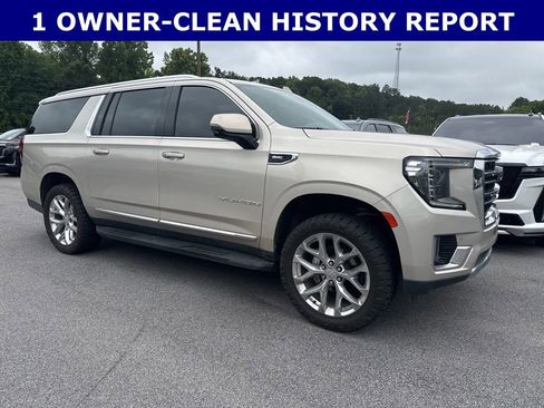 Used 2021 GMC Yukon XL SLT w/ SLT Premium Package AWD/4WD image 2