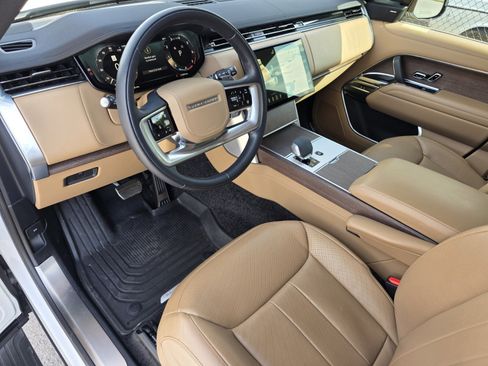 Certified 2024 Land Rover Range Rover Long Wheelbase SE image 11