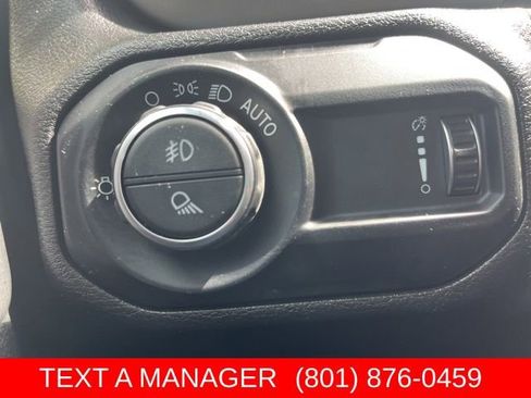 Used 2023 Jeep Gladiator Sport AWD/4WD image 25