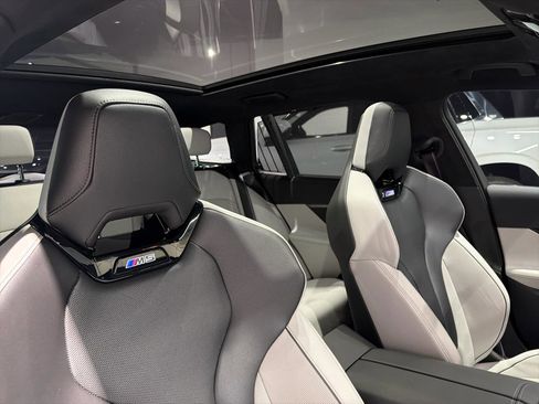 Used 2026 BMW M5 Touring image 38