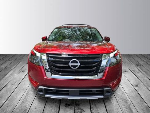 Used 2025 Nissan Pathfinder Platinum AWD/4WD image 8