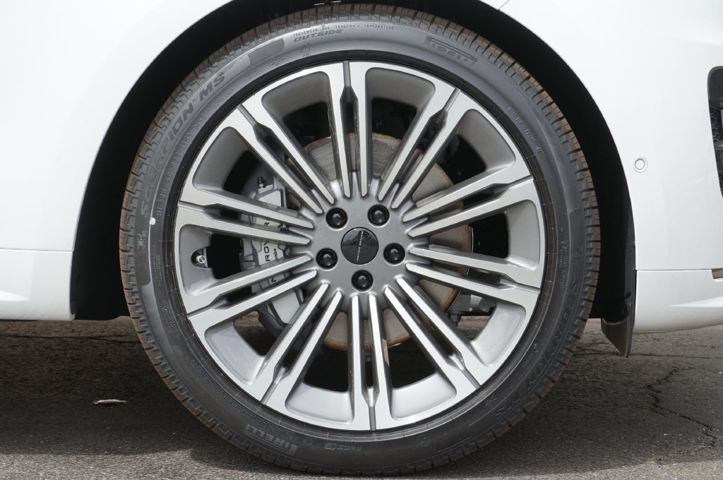 Used 2026 Land Rover Range Rover Sport Dynamic SE AWD/4WD image 8