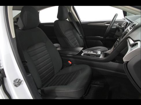 Certified 2020 Ford Fusion SE FWD image 18
