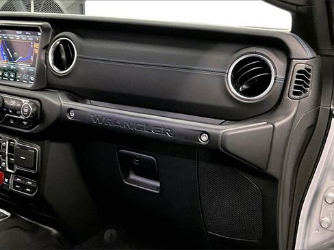 Used 2022 Jeep Wrangler Unlimited Rubicon 4xe w/ Cold Weather Group image 17