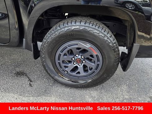 Used 2024 Nissan Frontier SL w/ Technology Package AWD/4WD image 12