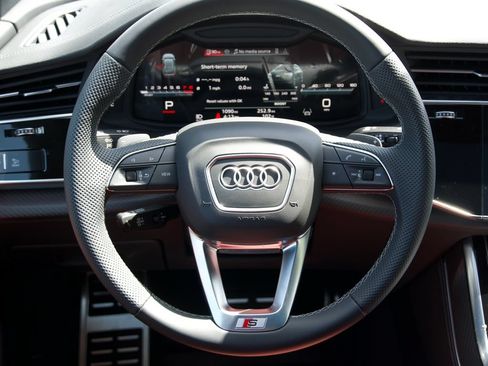 Used 2026 Audi SQ8 Premium Plus AWD/4WD image 14