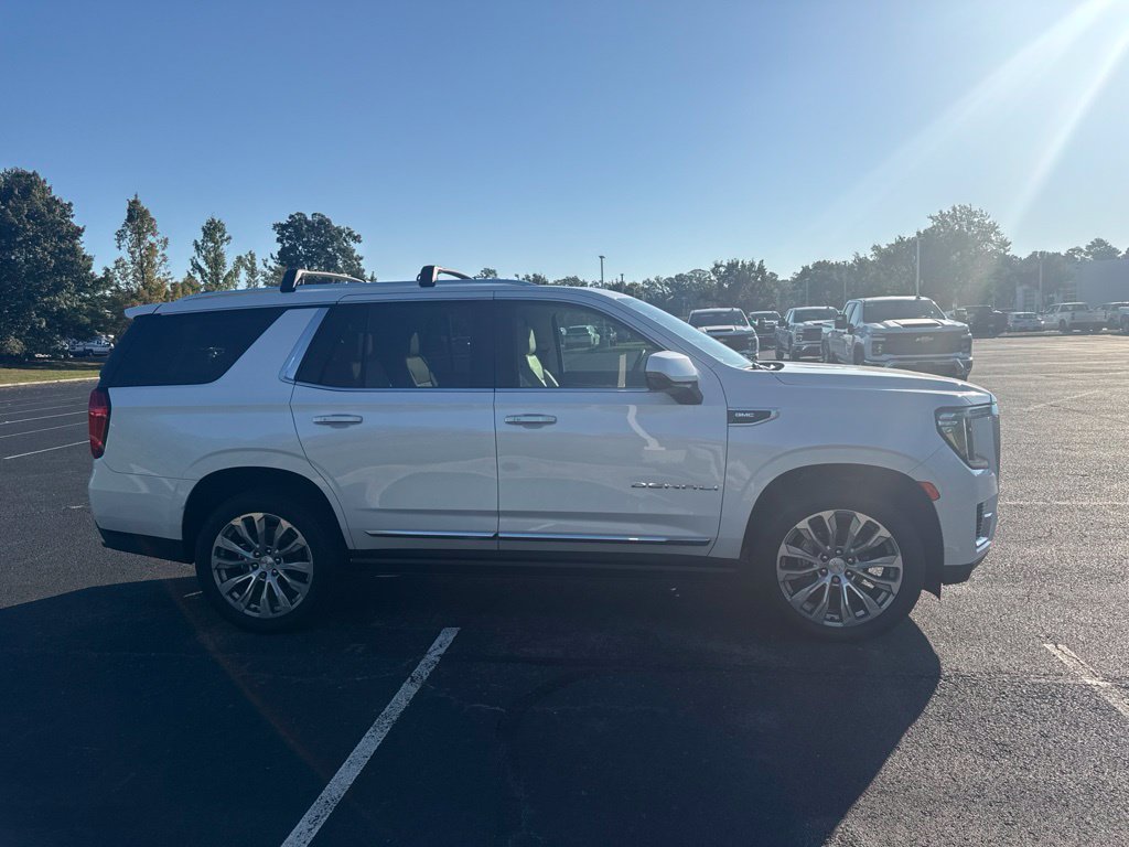 Used 2022 GMC Yukon Denali AWD/4WD image 4