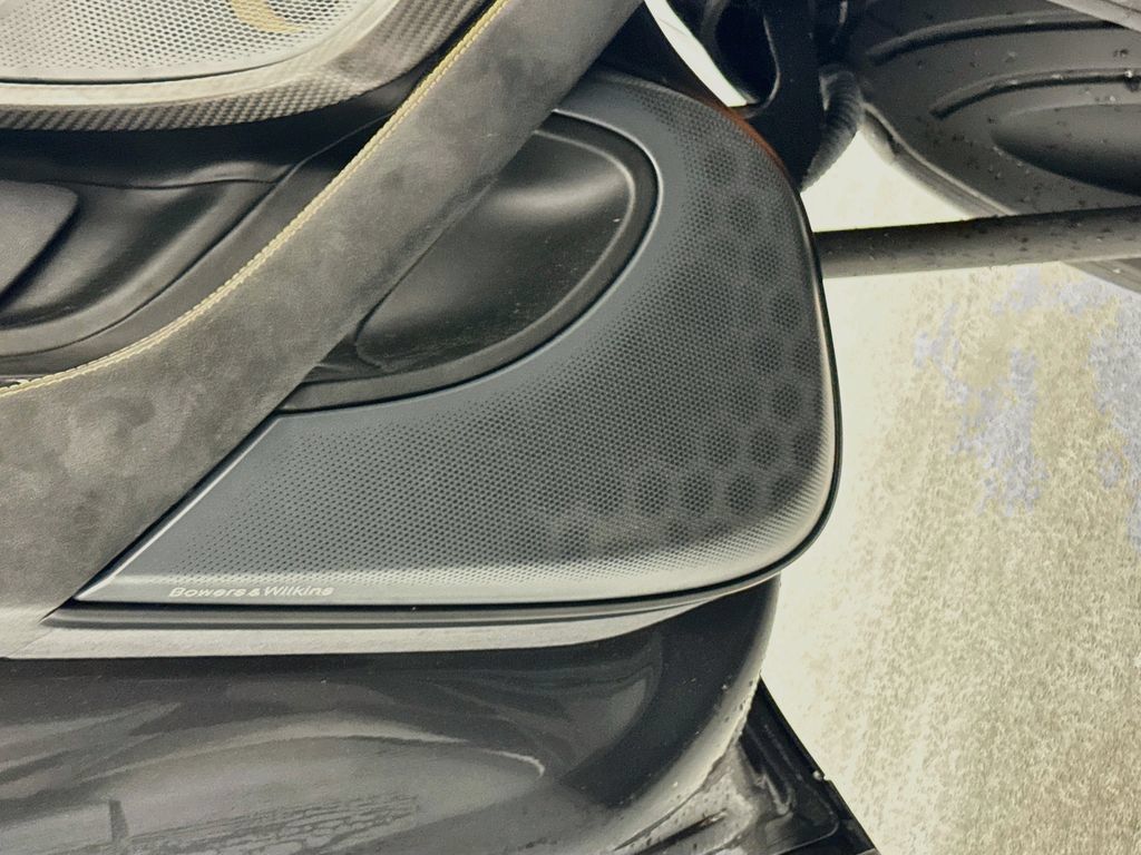 Used 2019 McLaren 570S Coupe RWD image 19