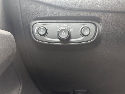 Used 2020 Chevrolet Equinox LT w/ Driver Convenience Package image 22